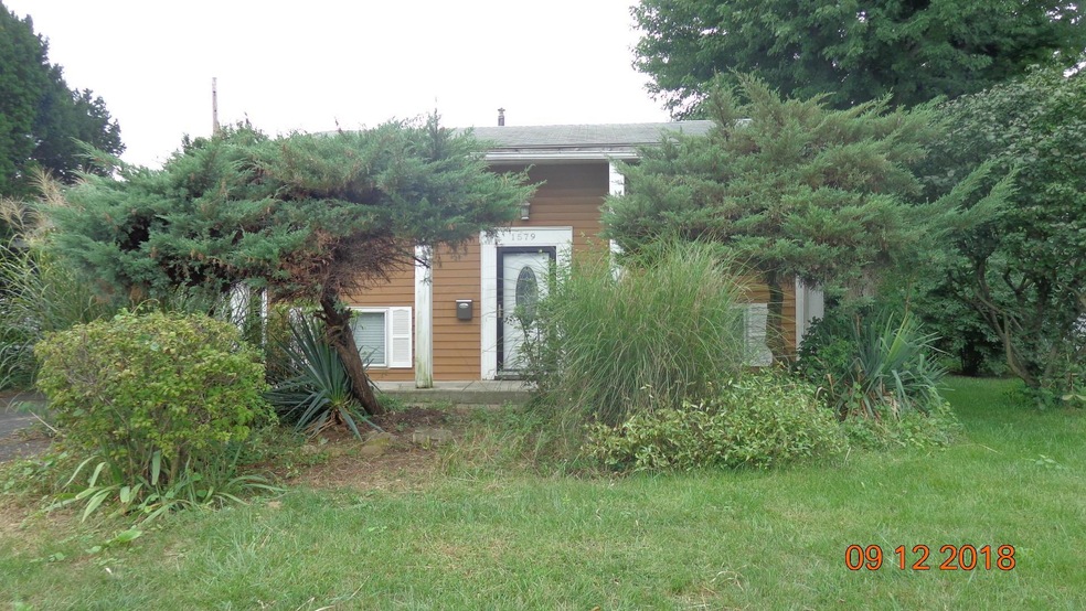 1579 Southfield South