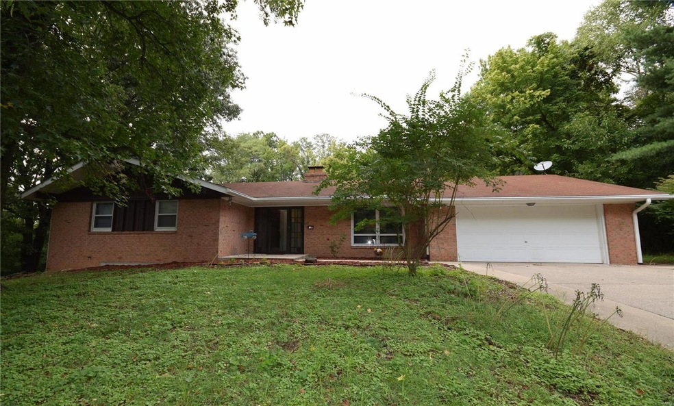 532 Lakeview Acres Dr, Collinsville, IL 62234 - photo 1