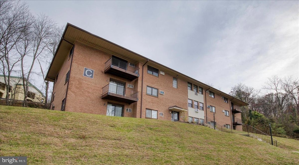 Riddle Glen unit C5, Media, PA 19063 - photo 1