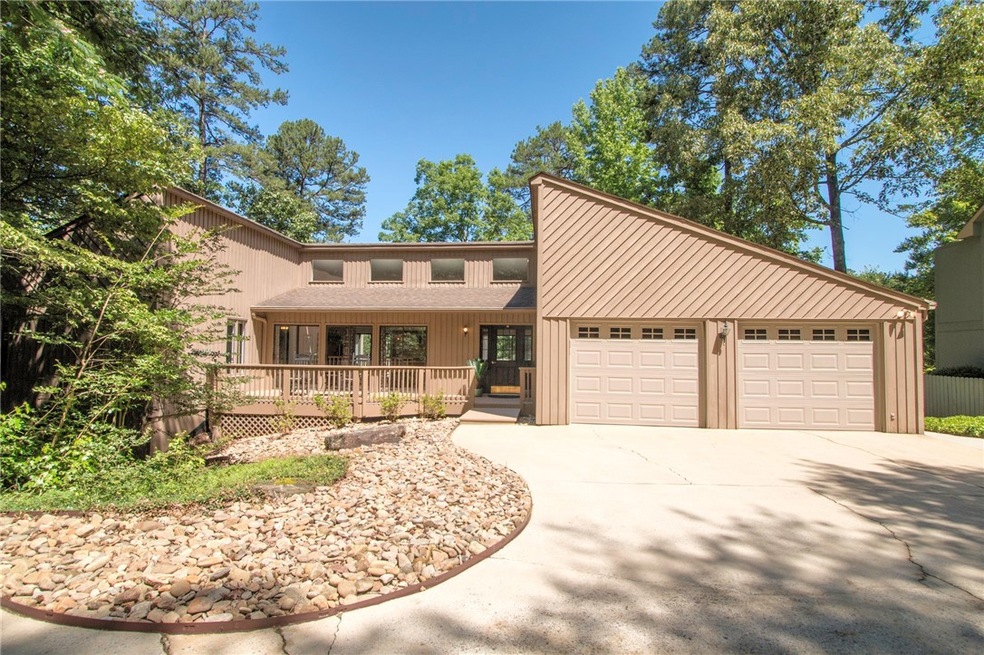 Front of Home/Spacious Driveway