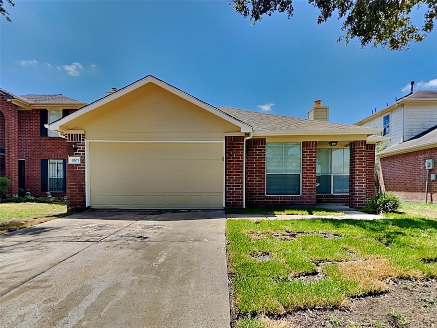 8511 High Mountain Dr, Houston, TX 77088 - photo 1