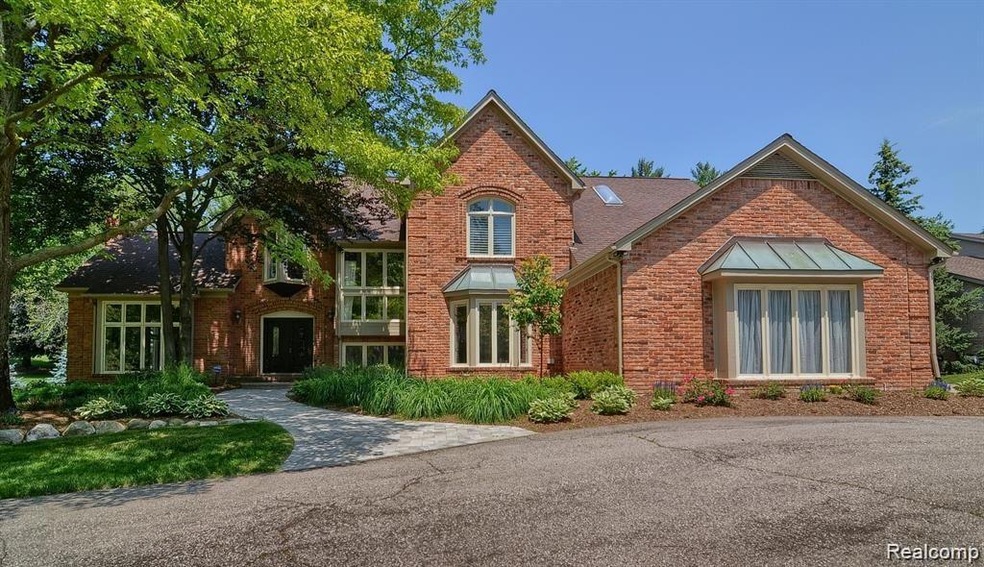 430 Stoneridge Ln, Bloomfield Hills, MI 48302 - photo 1