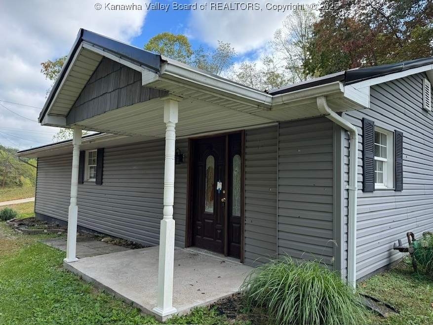 7554 Teays Valley Rd, Scott Depot, WV 25560 - photo 1