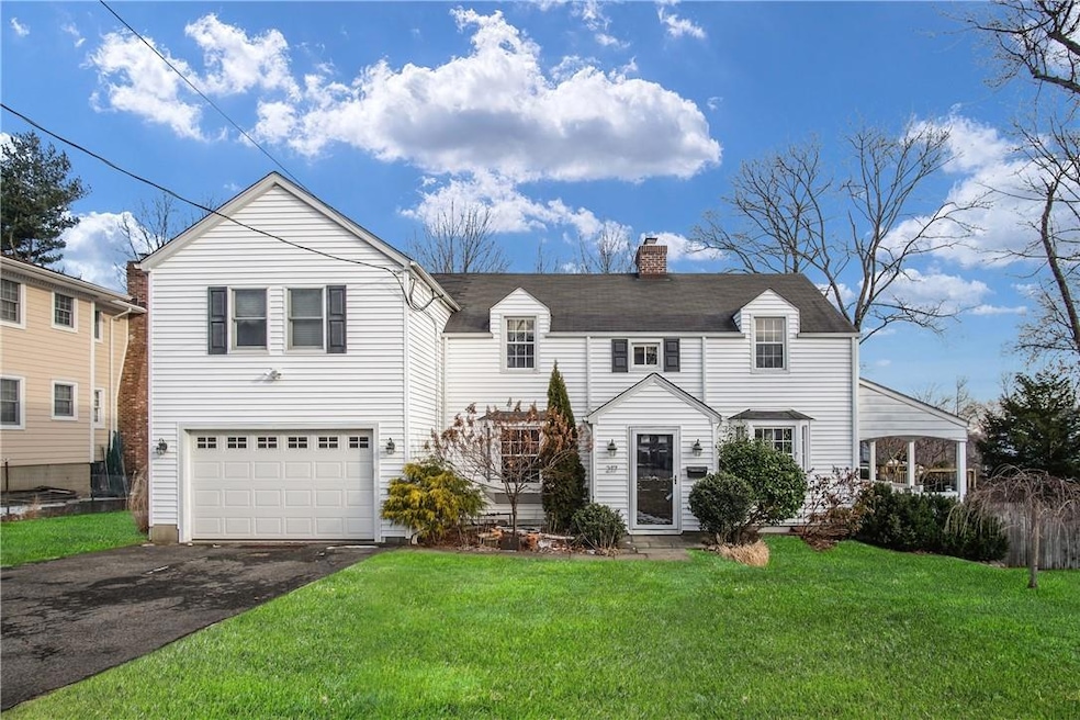 217 Beverly Rd, Scarsdale, NY 10583 - photo 1