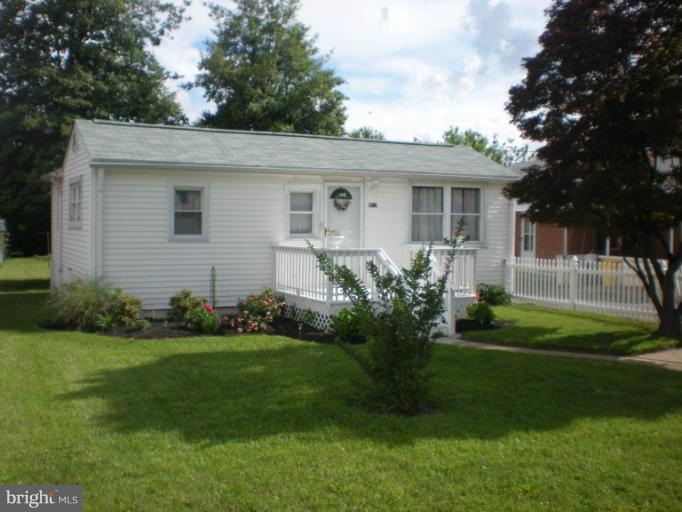 911 Hammonds Ln, Brooklyn, MD 21225 - photo 1