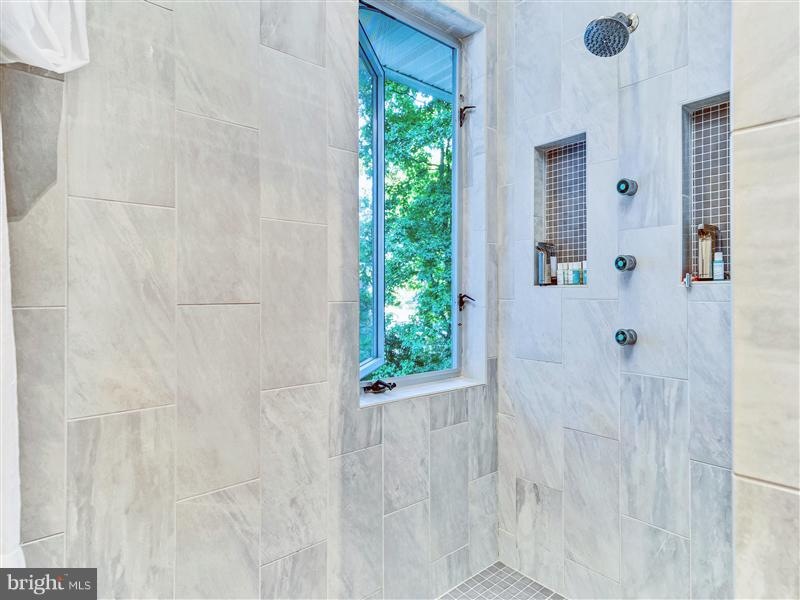 186 W Lake Dr, Annapolis, MD 21403 - photo 1