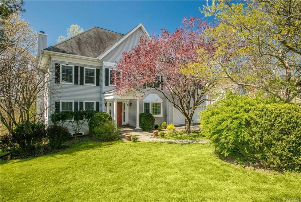 Welcome home to 8 Waterview Dr in Ossining where y
