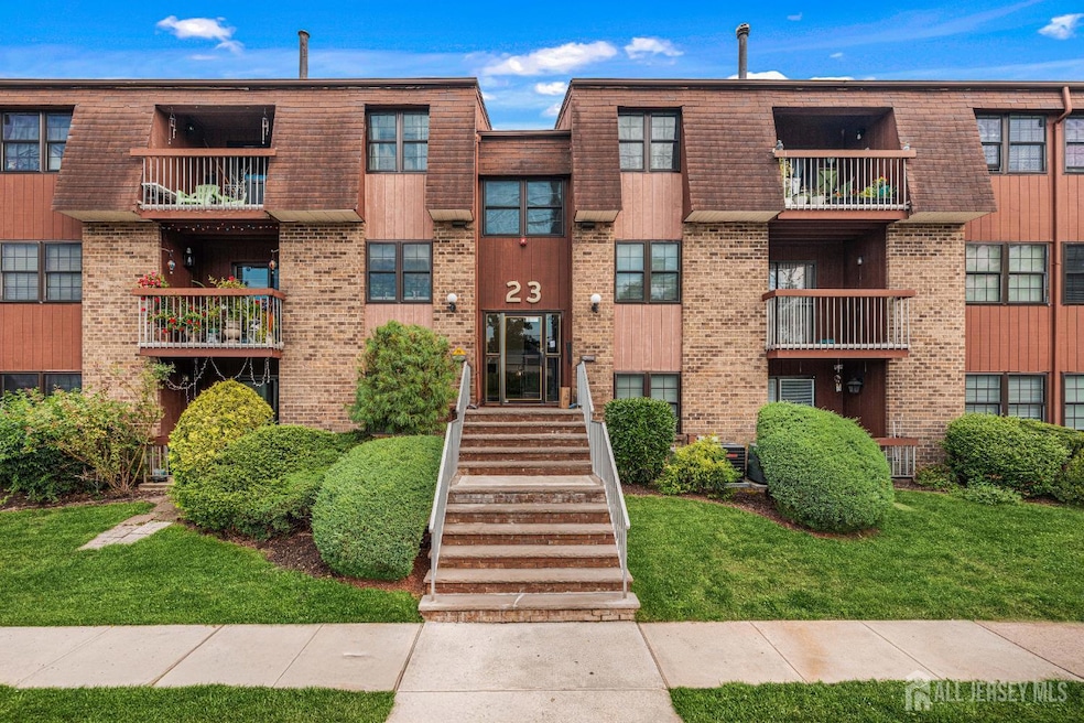 267 Alpine Way unit 267a, Woodbridge Township, NJ 07095 - photo 1