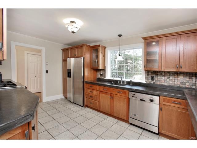 2 Spring Valley Rd, Weston, CT 06883 - photo 1