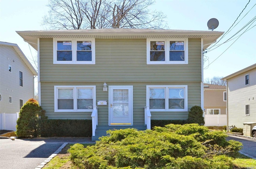 38 Mohegan Ave unit 1, Port Washington, NY 11050 - photo 1