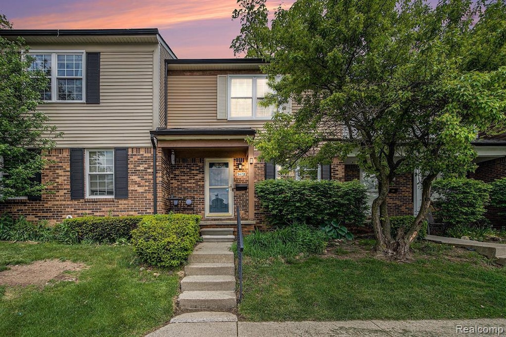 3472 Burbank Dr unit 390, Ann Arbor, MI 48105 - photo 1