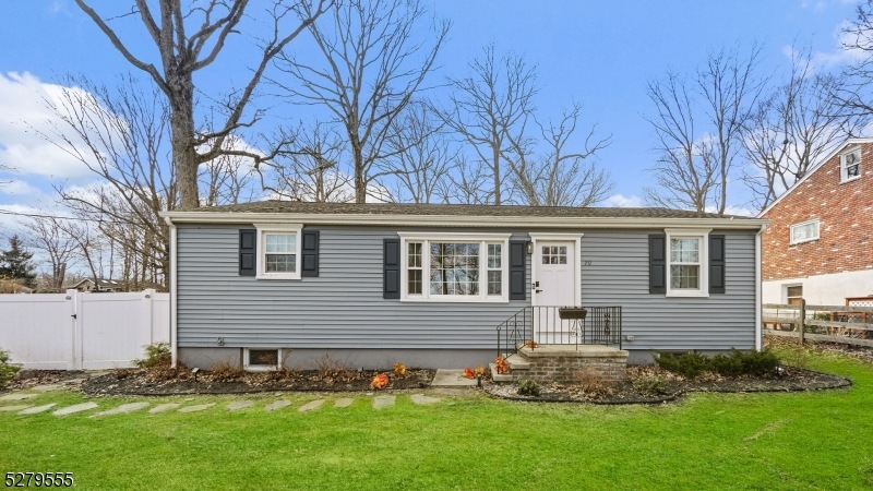 70 N Lakeside Ave, Lake Hopatcong, NJ 07849 - photo 1