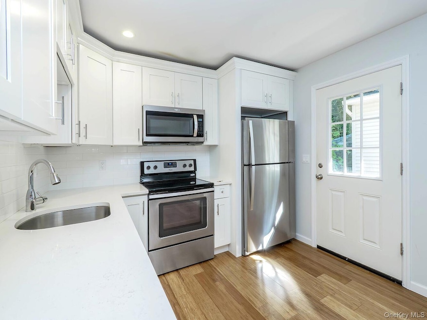 15 Albin St, Glen Cove, NY 11542 - photo 1