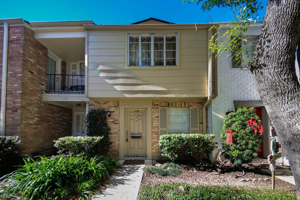 1129 Country Place Dr, Houston, TX 77079 - photo 1