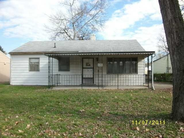 262 Saint Christopher Ln unit L, Columbus, OH 43213 - photo 1