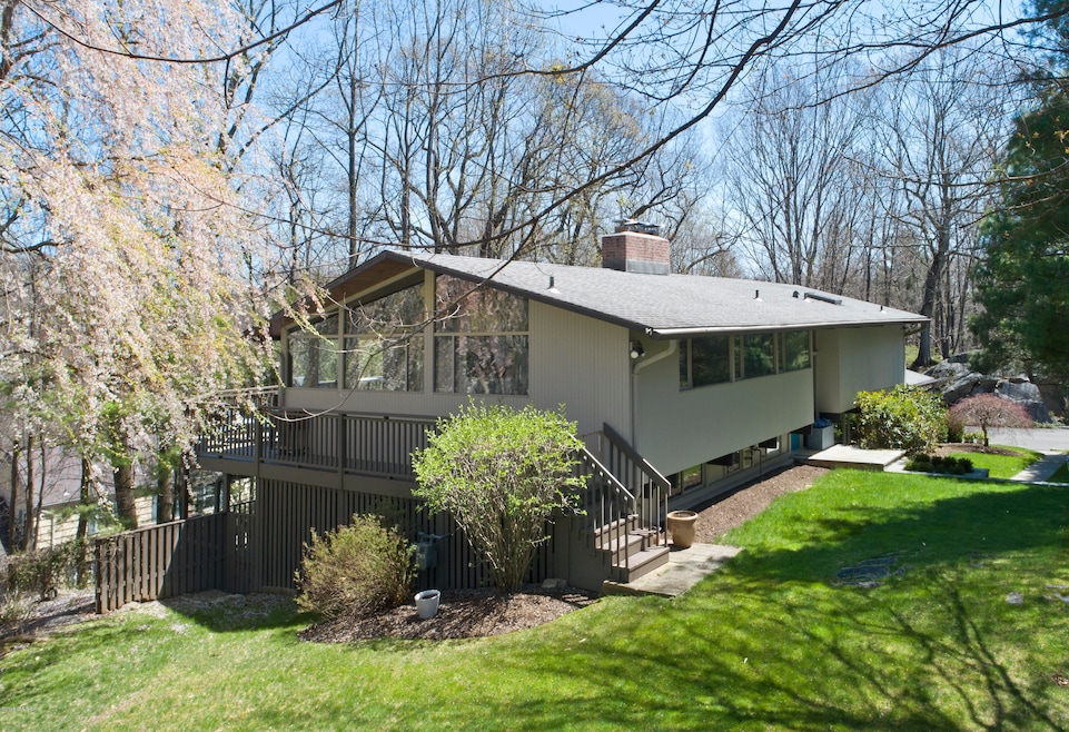 5 Clover Place, Cos Cob, CT 06807 - photo 1