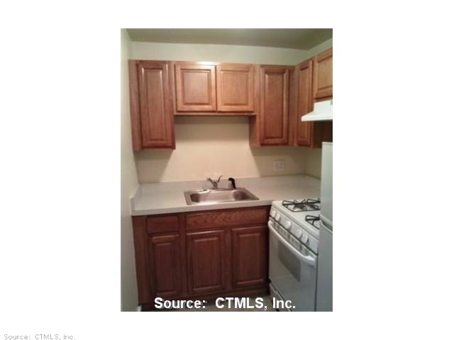 869 Jones Hill Rd unit ROAD, West Haven, CT 06516 - photo 1