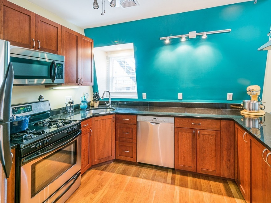 8 Vernon St unit 5, Waltham, MA 02453 - photo 1