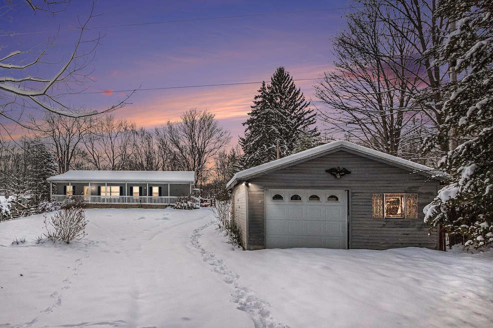 2810 Oak Forest Rd, Buchanan, MI 49107 - photo 1