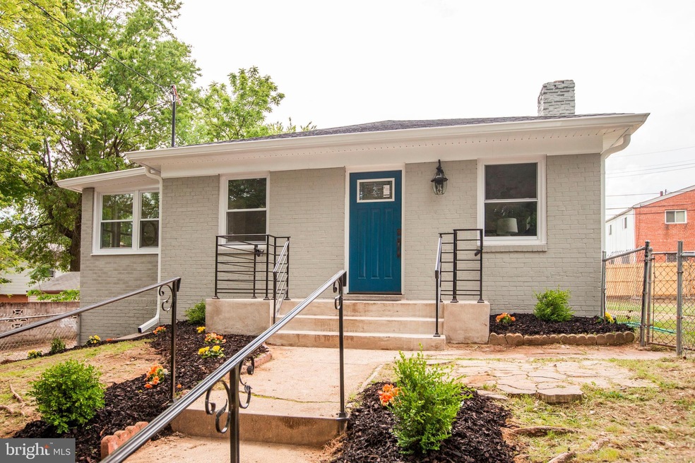 204 46th St NE, Washington, DC 20019 - photo 1