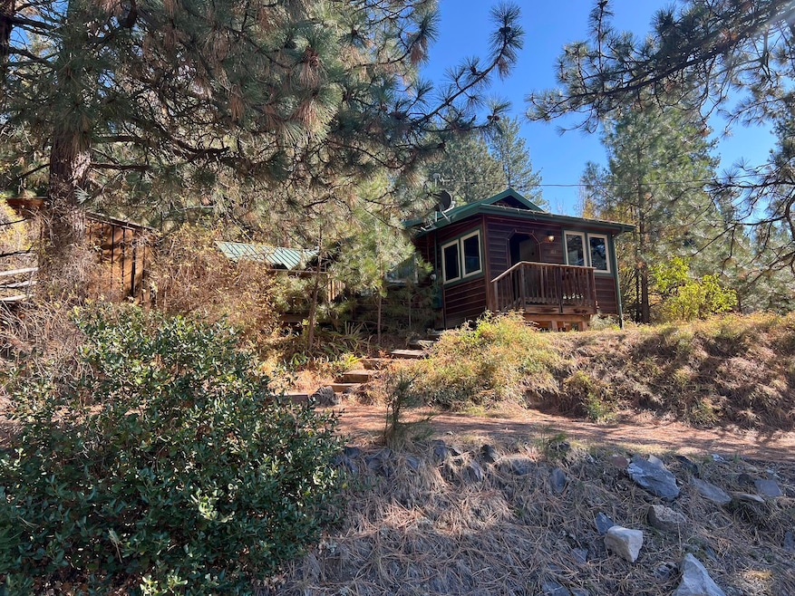 109 S 3rd Ave, Chiloquin, OR 97624 - photo 1