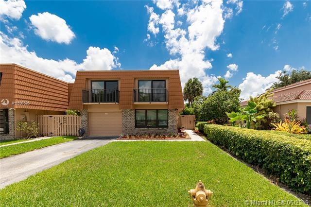 1606 W Harmony Lake Cir, Davie, FL 33324 - photo 1