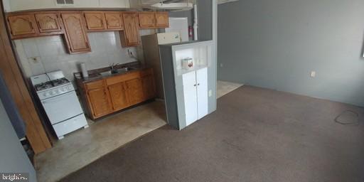 1152 Moss St, Reading, PA 19604 - photo 1