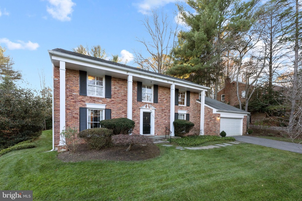 8804 Tallyho Trail, Potomac, MD 20854 - photo 1