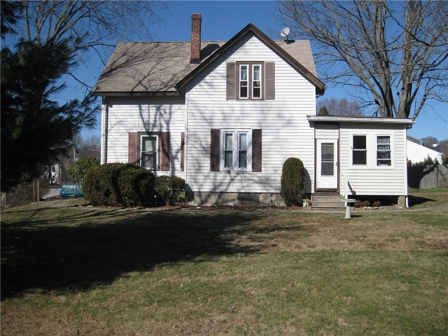 7 Earl St unit 1, West Warwick, RI 02893 - photo 1