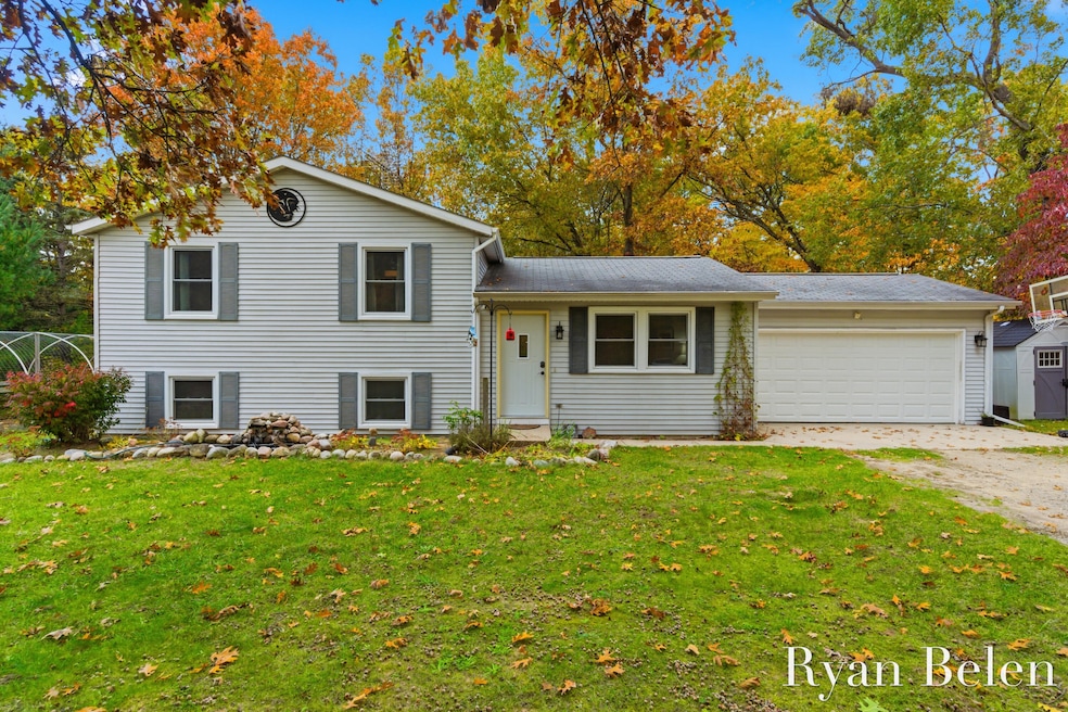 26026 60th Ave, Mattawan, MI 49071 - photo 1
