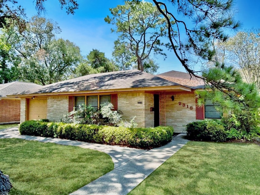 2318 Lamonte Ln, Houston, TX 77018 - photo 1