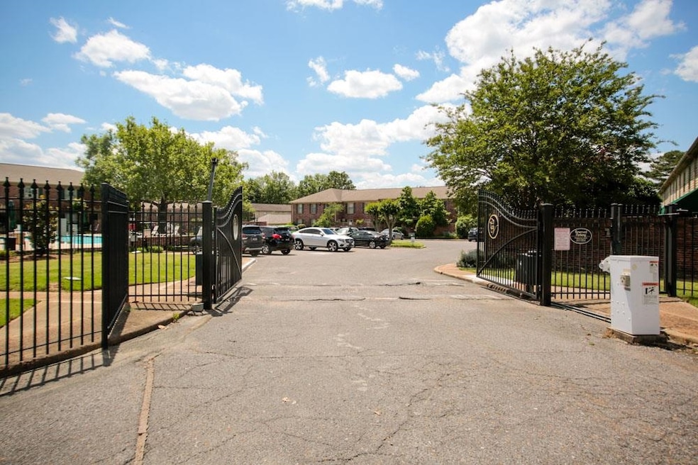 1205 Bristol Dr unit 14, Memphis, TN 38119 - photo 1