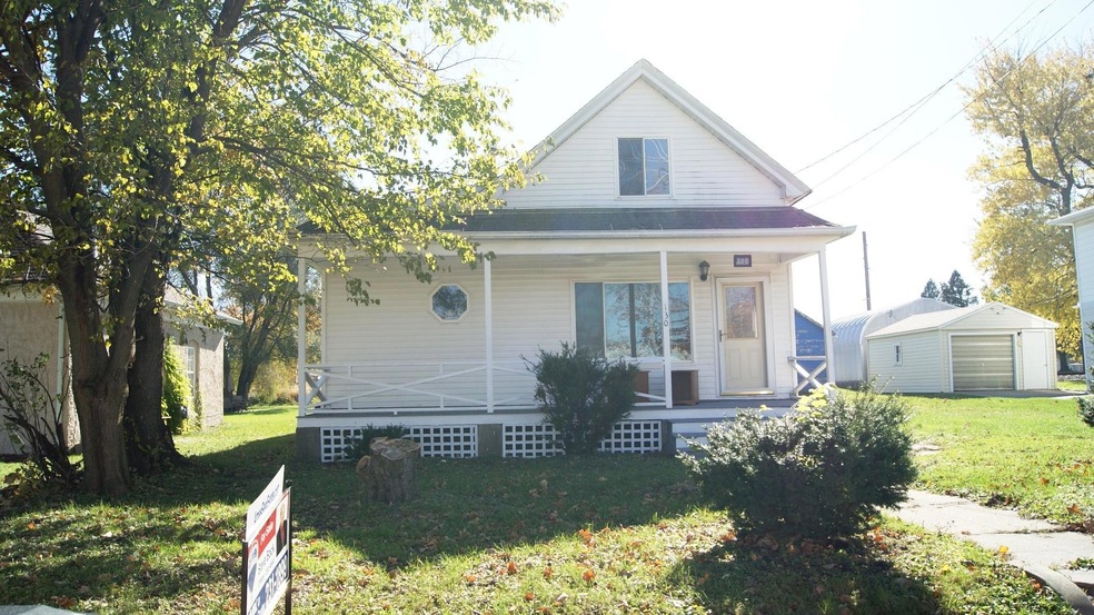 130 10th St Boone