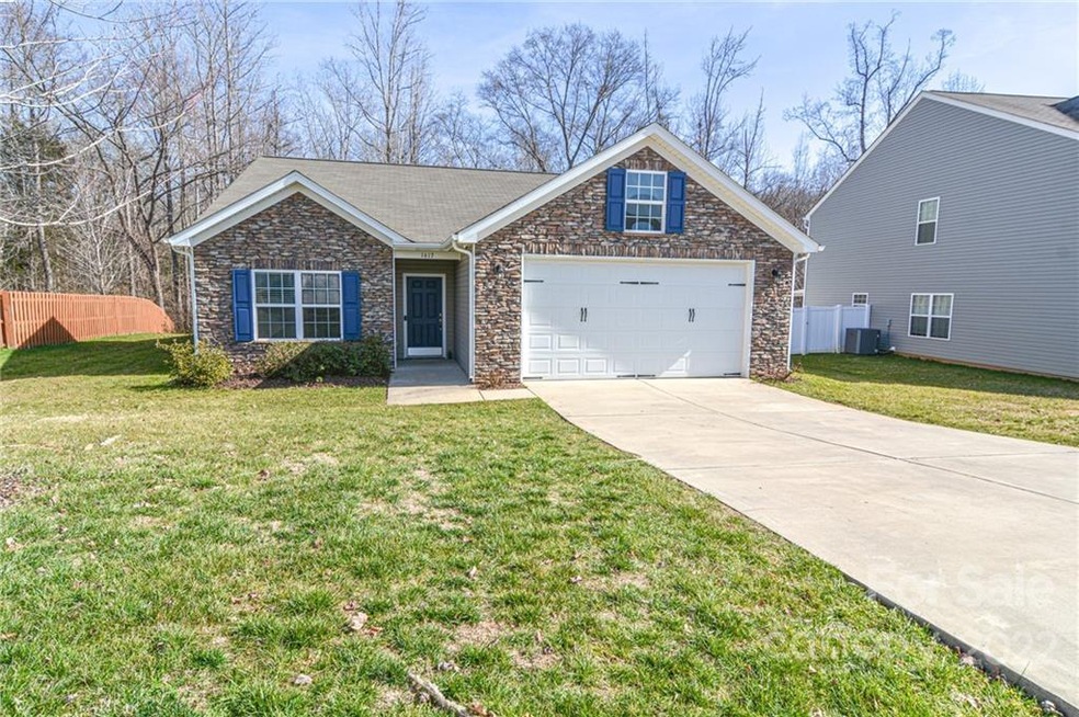 1617 Beleek Ridge Ln, Clover, SC 29710 - photo 1