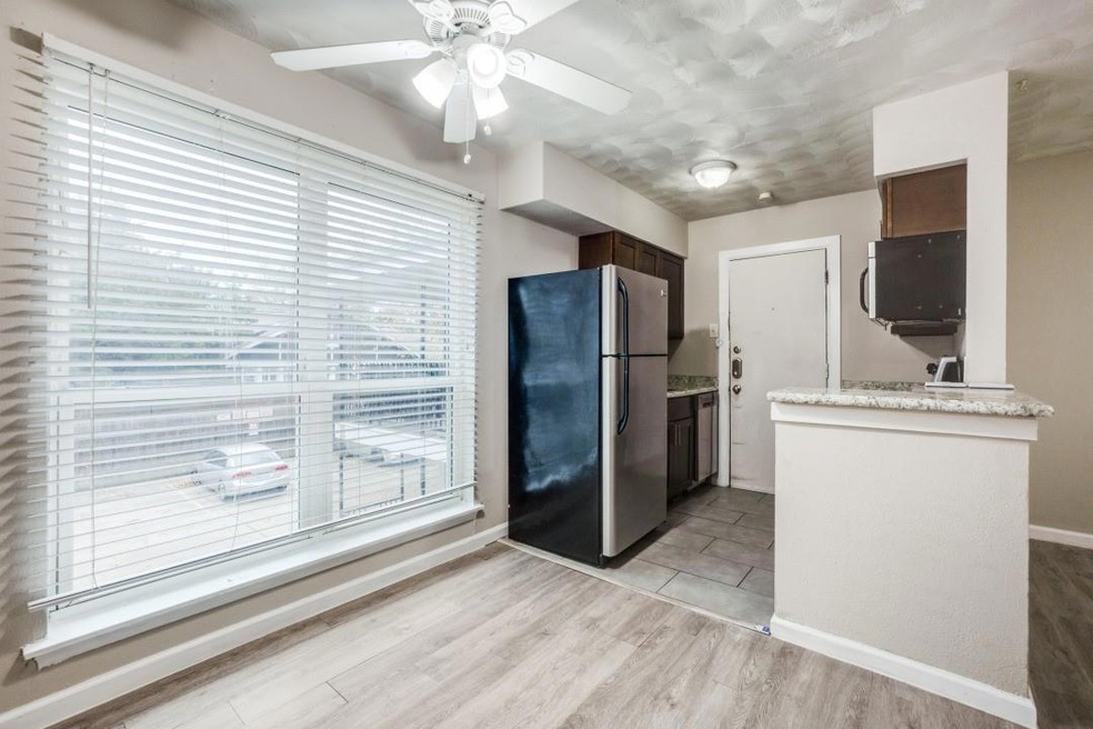 811 Skillman St unit 205, Dallas, TX 75214 - photo 1