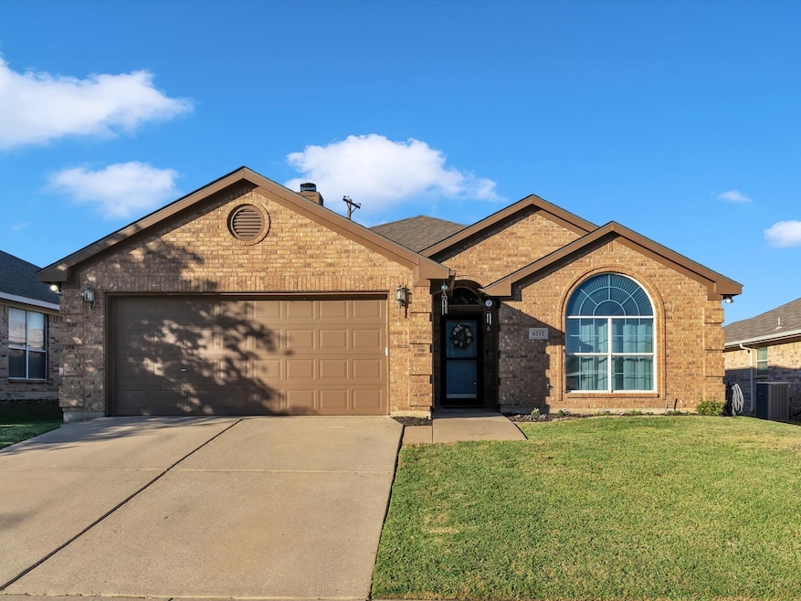 6212 Brooklynn Dr, Fort Worth, TX 76179 - photo 1
