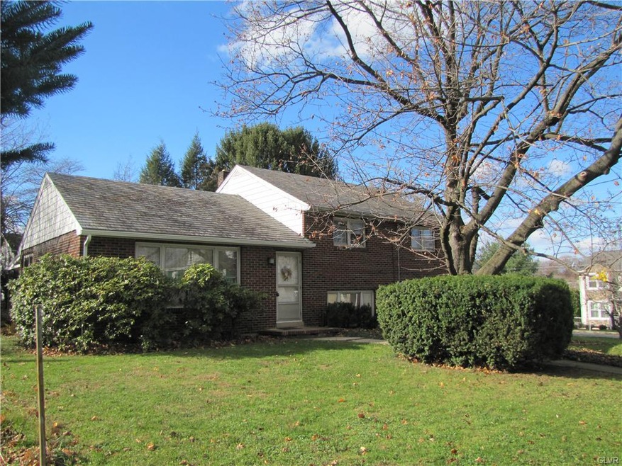 900 Milford St, Easton, PA 18045 - photo 1