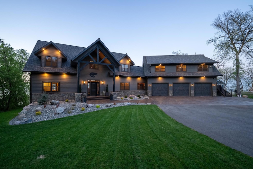 Pending $2,050,000 • Co-Listing Agent
