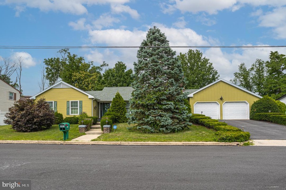 2357 High St, Reading, PA 19605 - photo 1