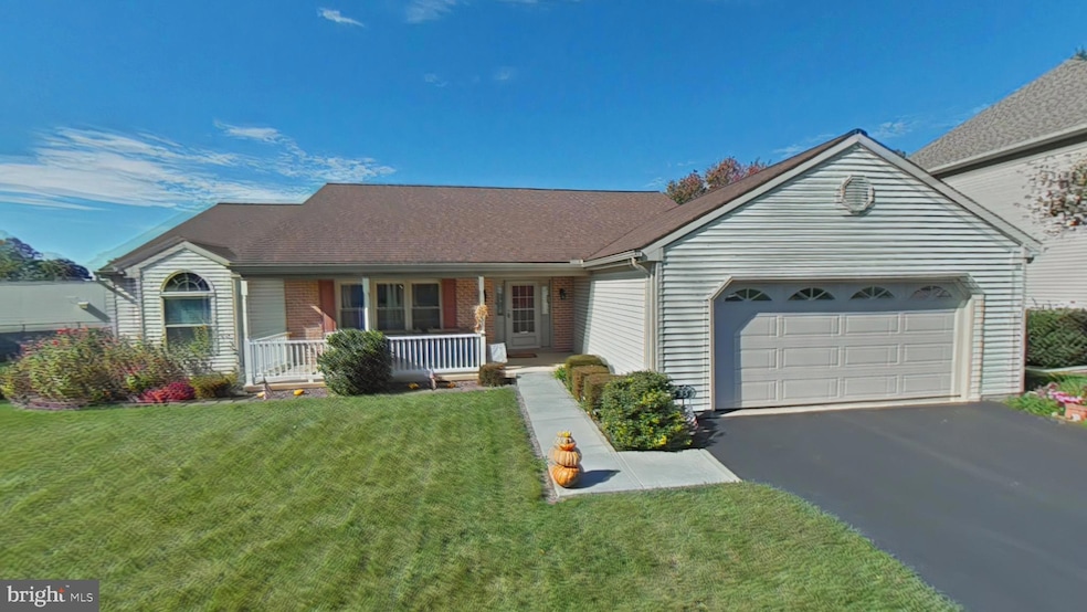 35 Duffield Dr, Lititz, PA 17543 - photo 1