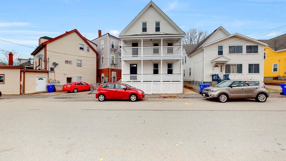 4 Lawrence St unit 2, Taunton, MA 02780 - photo 1