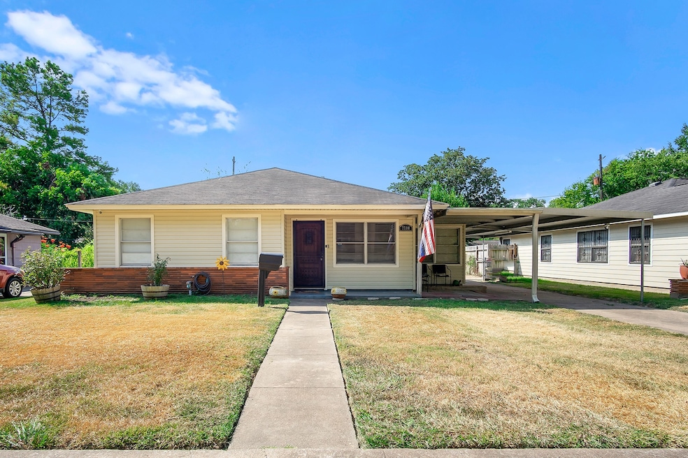 7710 El Rancho St, Houston, TX 77087 - photo 1