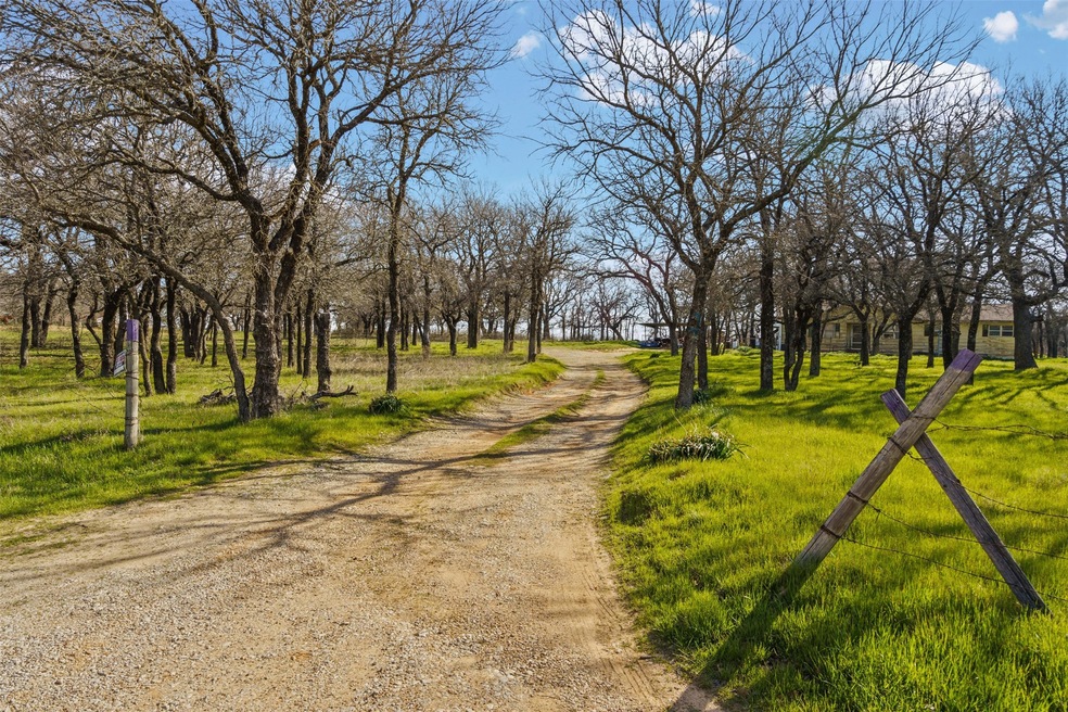 252 County Road 4691, Boyd, TX 76023 - photo 1