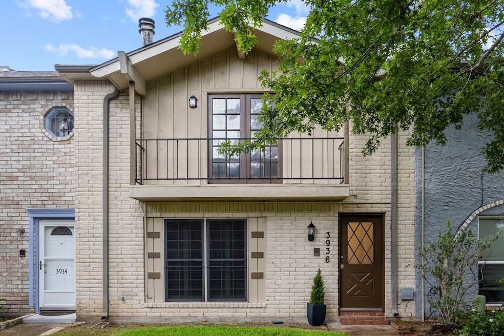 3936 Laura Leigh Dr, Friendswood, TX 77546 - photo 1