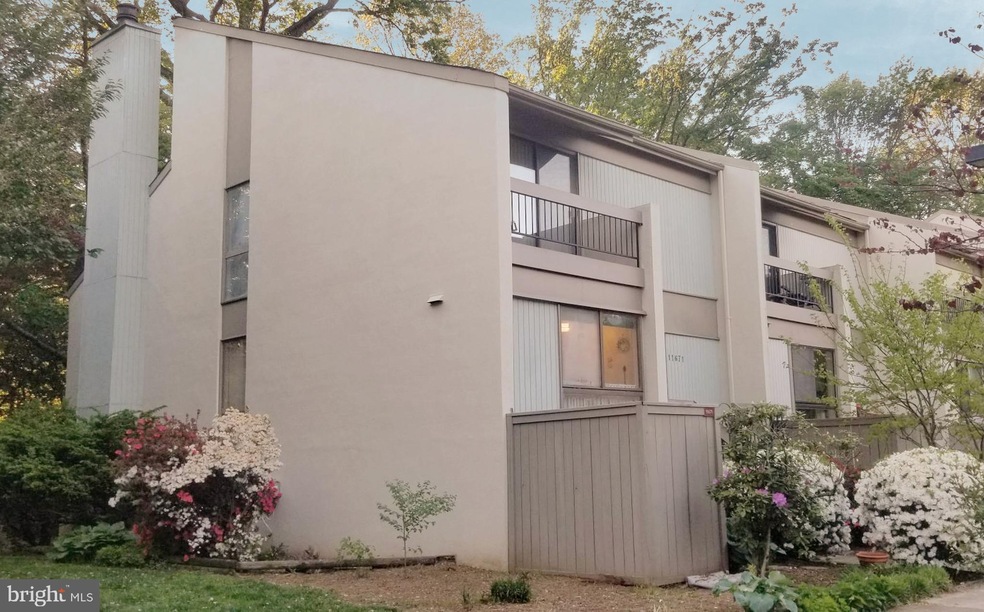 11671 Newbridge Ct, Reston, VA 20191 - photo 1