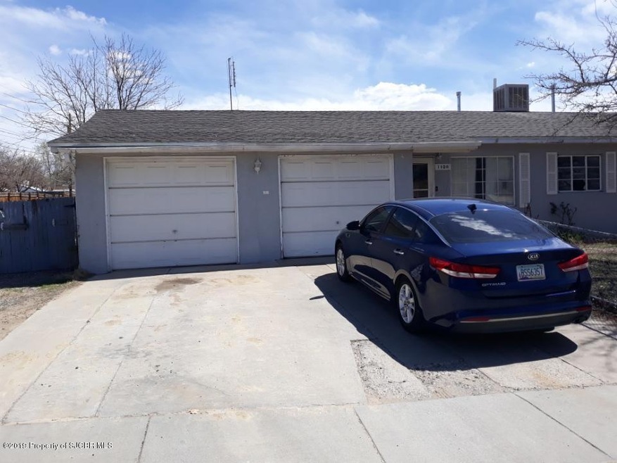 1100 GLADEVIEW FRONT GARAGE & CAR