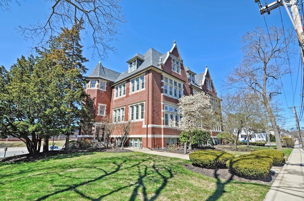 54 Dutcher St unit 12, Hopedale, MA 01747 - photo 1