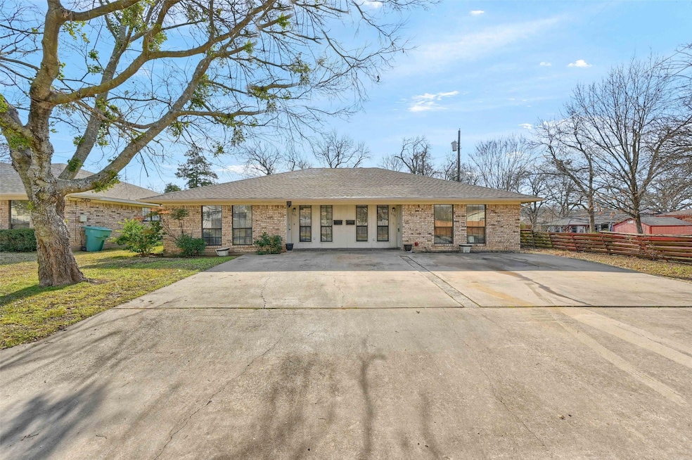 Pending $299,000 • Co-Listing Agent