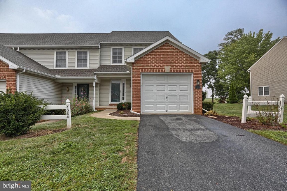 4065 Buttonwood Dr, Mount Joy, PA 17552 - photo 1