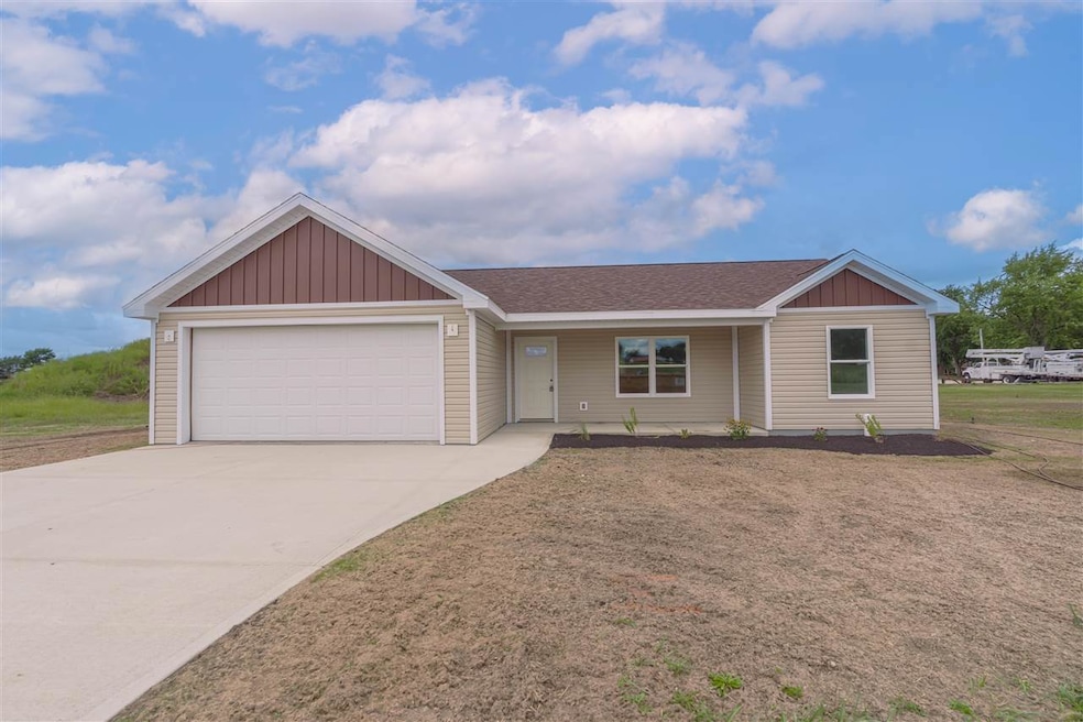 504 Leahey St, Union City, IN 47390 - photo 1